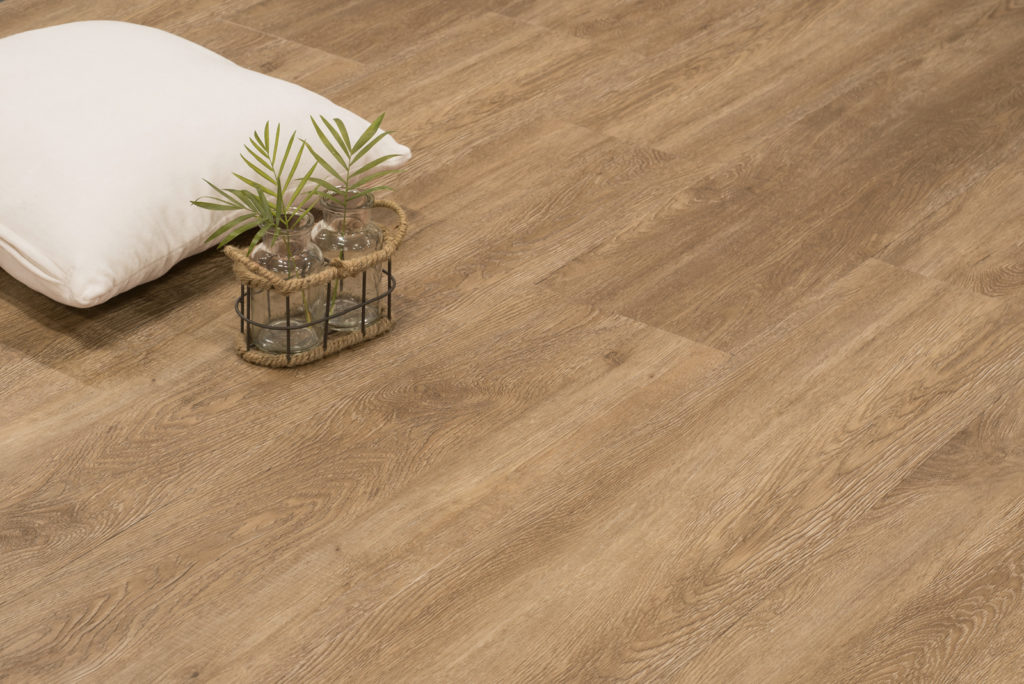 PVC bruine houtlook vloer van het merk Floer